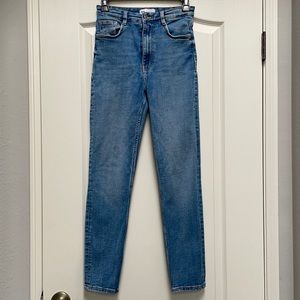 Zara High Rise Ankle Jeans Size 2